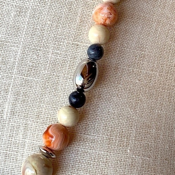 Avon Graduated bead swirl acrylic vintage long soft pastel colorful statement - Picture 4 of 7